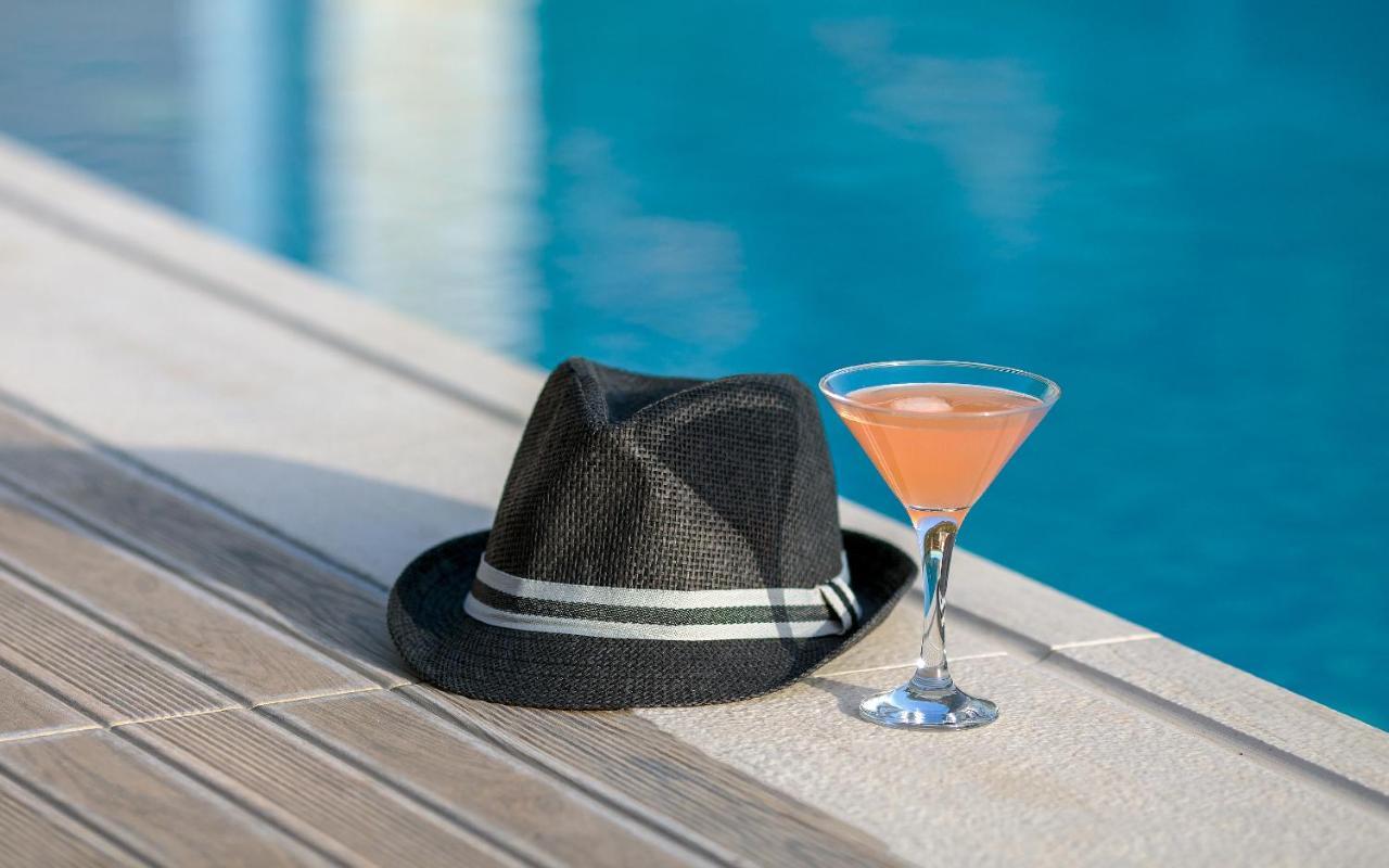 Ionian Diamond Villas Mikros Gialos Bagian luar foto