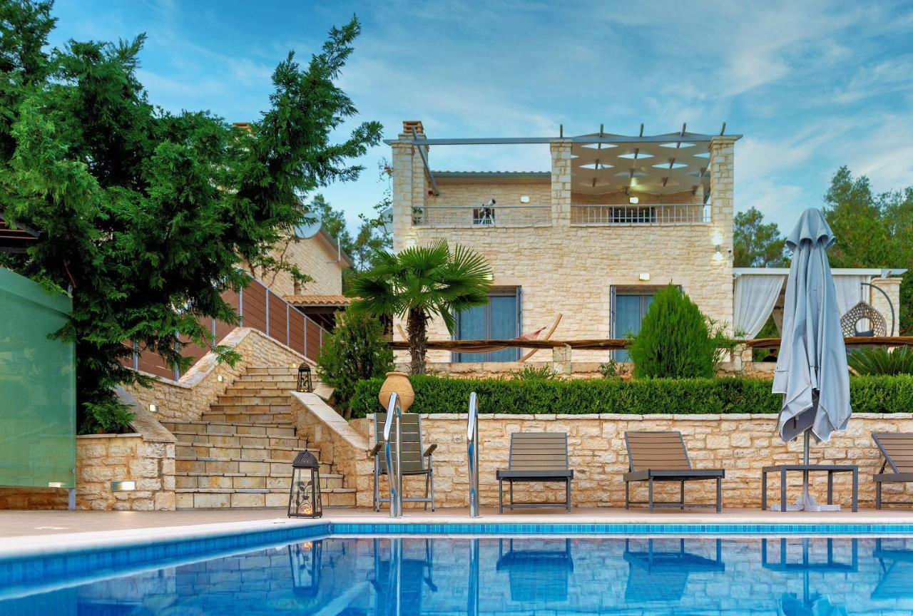 Ionian Diamond Villas Mikros Gialos Bagian luar foto
