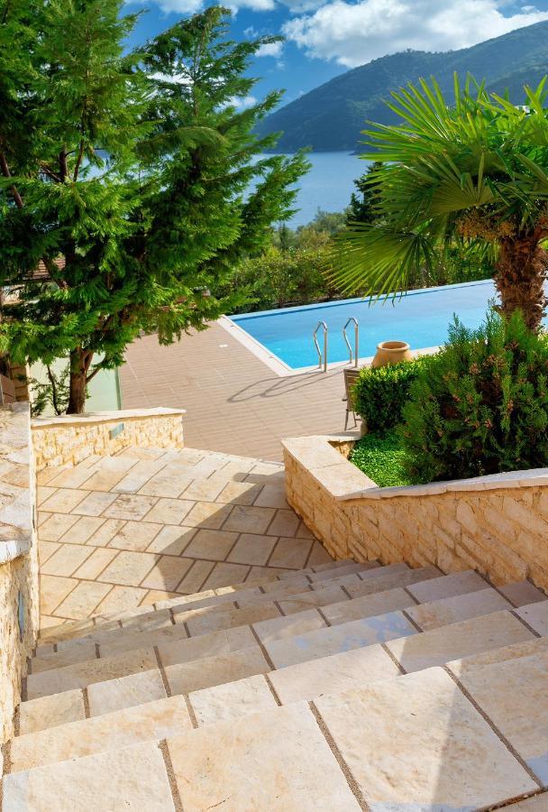 Ionian Diamond Villas Mikros Gialos Bagian luar foto