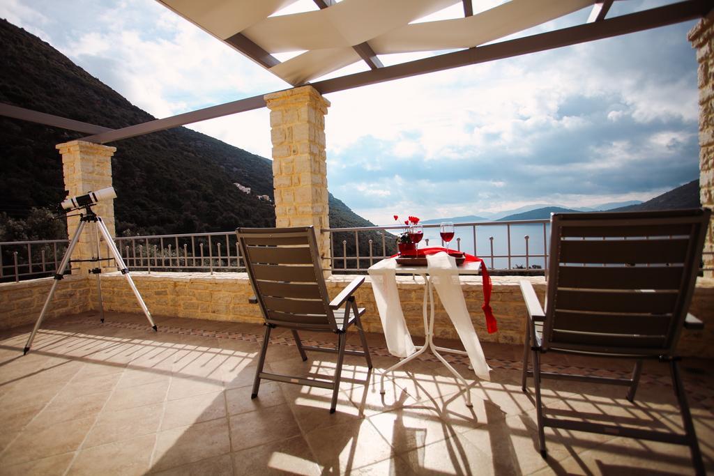 Ionian Diamond Villas Mikros Gialos Bagian luar foto
